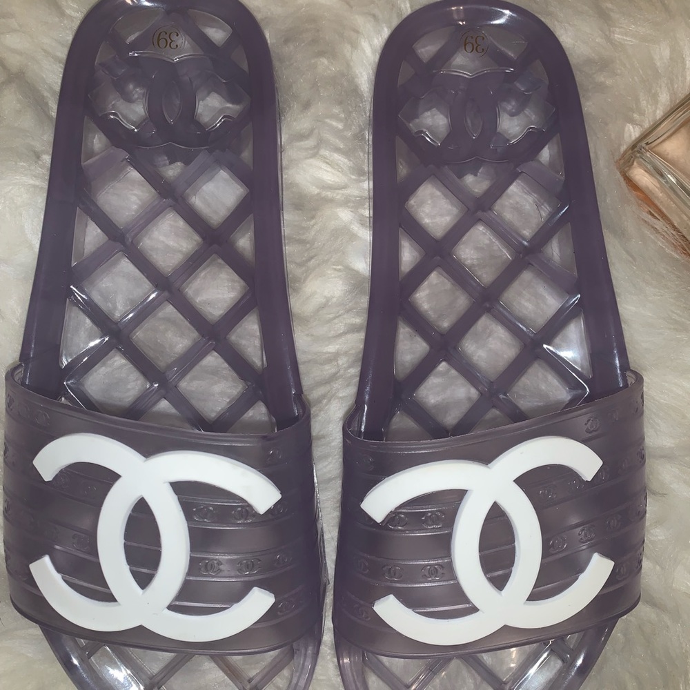 Pool slides size 8.5